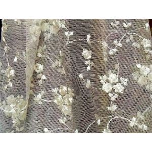 Тюльготовый сетка с белой мелкой вышивкой. 200*260 см